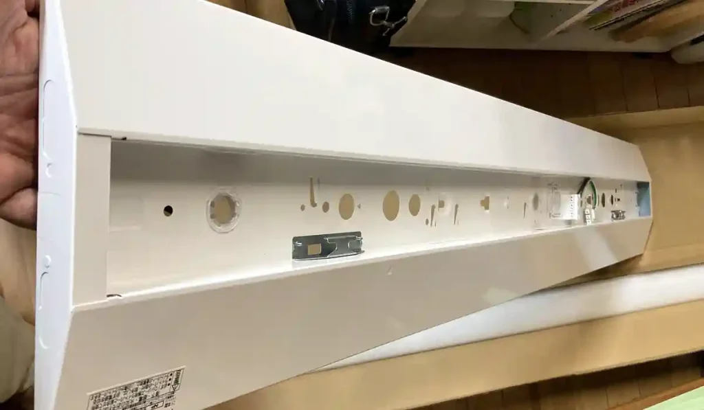 パナソニック製 LEDベースライト(XLX440DEWURZ9)器具本体(NNLK42523J)